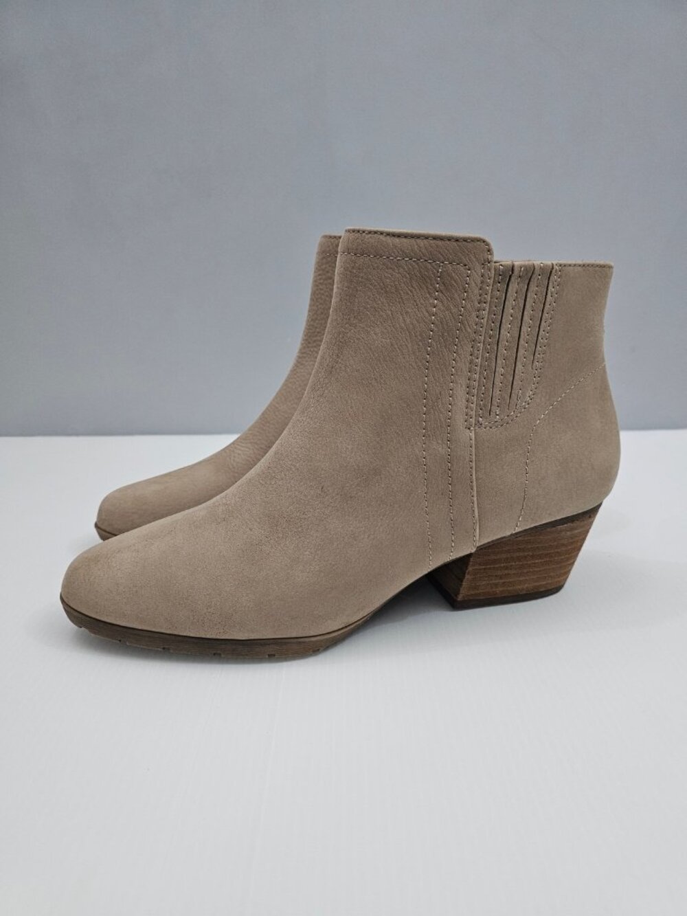Blondo Valli 2.0 Waterproof Ankle Boot Taupe Nubuck Leather Block Heel Womens 9